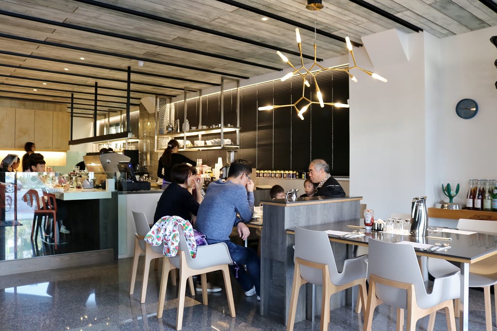 台南｜One One One caf’e 安平早午餐．鹹派