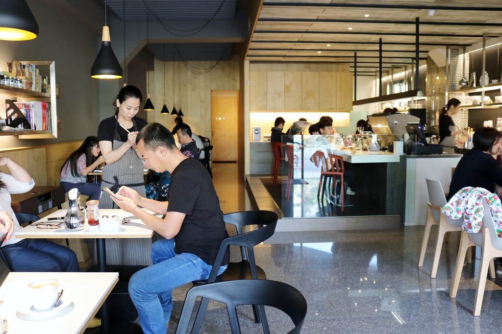 台南｜One One One caf’e 安平早午餐．鹹派