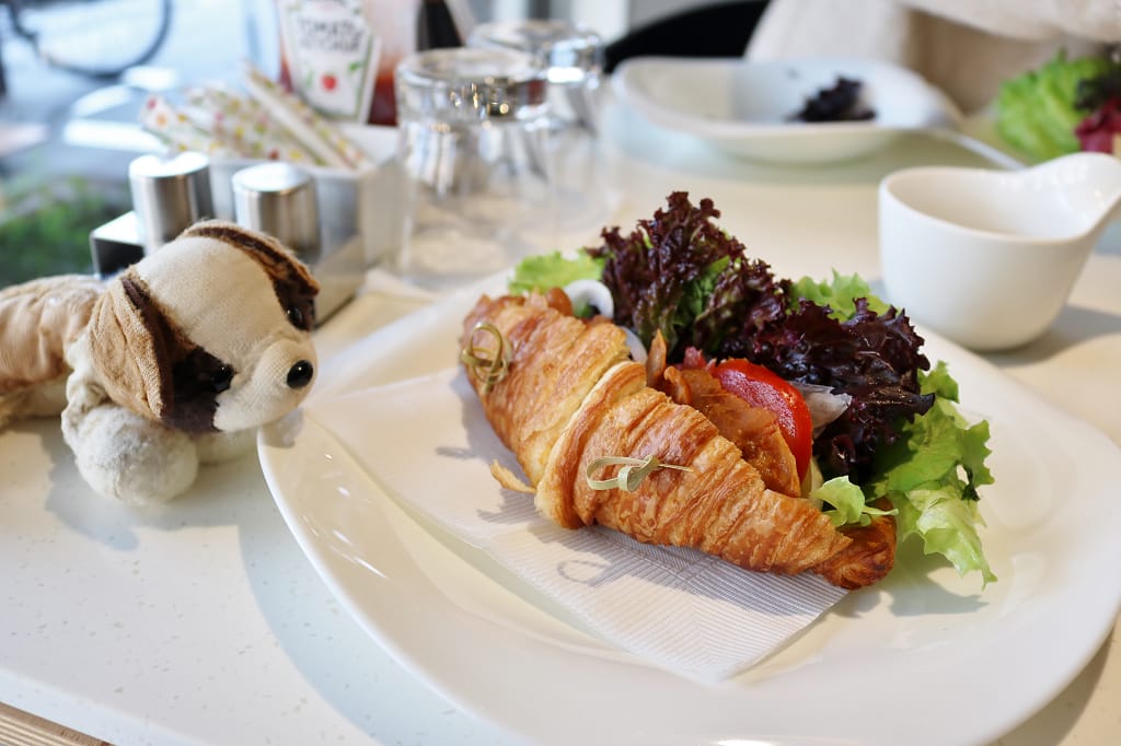 台南｜One One One caf’e 安平早午餐．鹹派