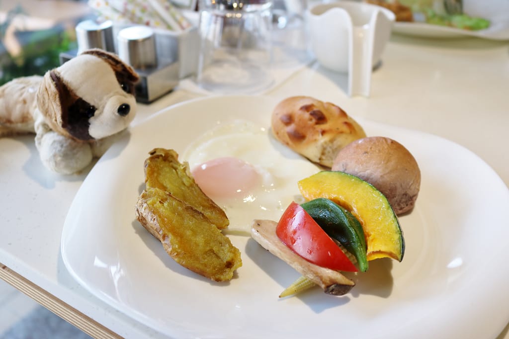 台南｜One One One caf’e 安平早午餐．鹹派