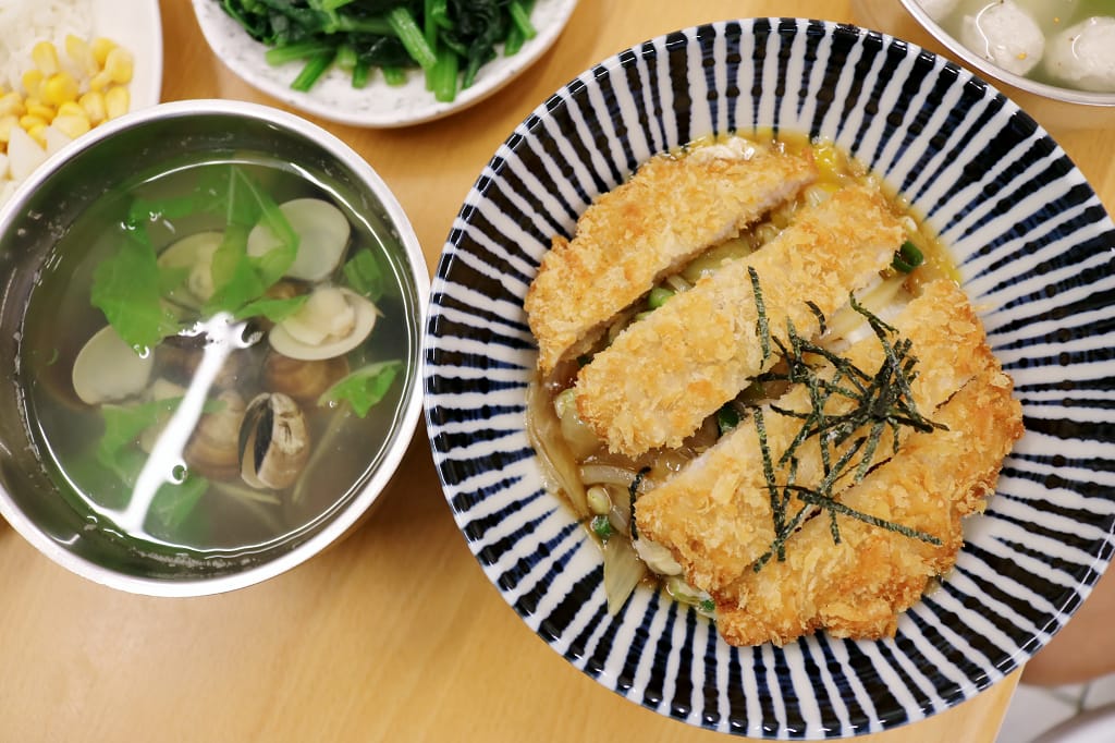 台南｜小德森和洋廚坊 平價瘋海鮮咖哩飯．日式丼飯