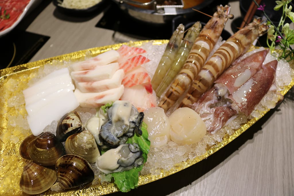 台北｜肉老大 頂級肉品涮涮鍋(忠孝復興店) 個人麻辣火鍋．牛奶鍋推薦！