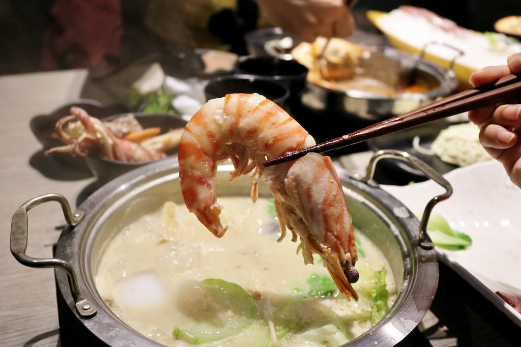 台北｜肉老大 頂級肉品涮涮鍋(忠孝復興店) 個人麻辣火鍋．牛奶鍋推薦！