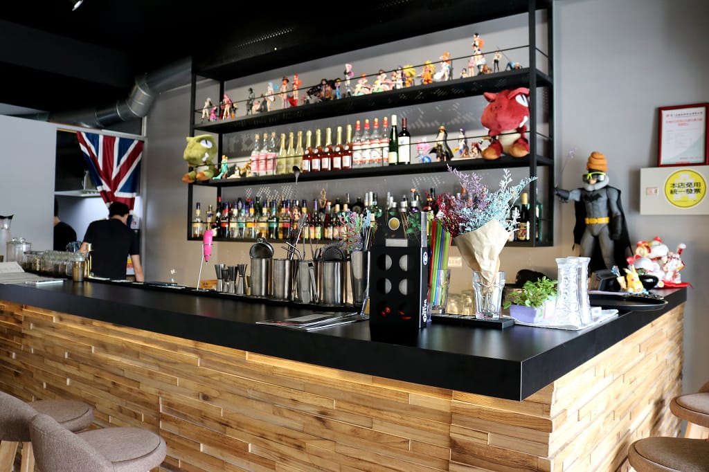 台南|Create Dream美式餐酒館 髒髒麵包不稀奇,髒髒調酒才厲害! - 第6張圖 台南|Create Dream美式餐酒館 髒髒麵包不稀奇,髒髒調酒才厲害!