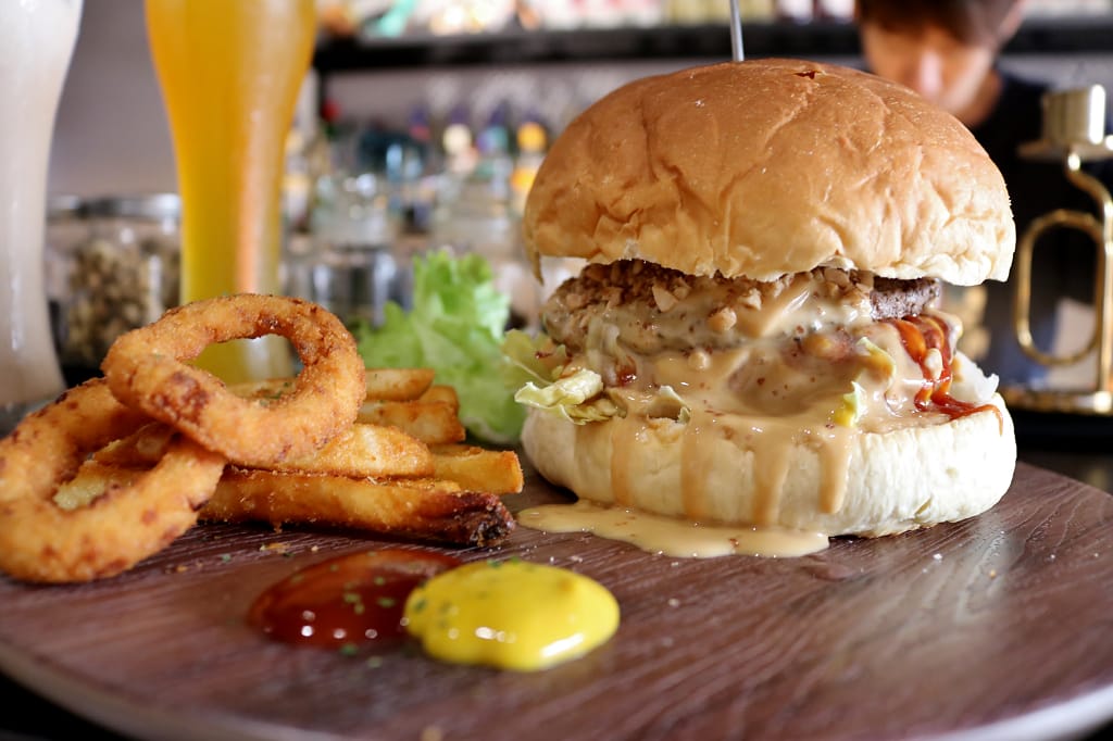 台南|Create Dream美式餐酒館 髒髒麵包不稀奇,髒髒調酒才厲害! - 第14張圖 台南|Create Dream美式餐酒館 髒髒麵包不稀奇,髒髒調酒才厲害!