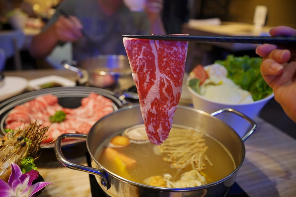 台北｜紫筵精緻火鍋 大安區國父紀念館站活體海鮮火鍋推薦！