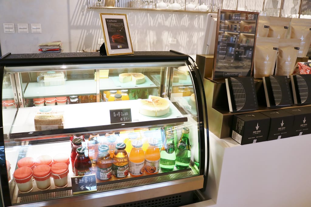 台南｜Ubuntu烏邦圖 書店 附設咖啡館