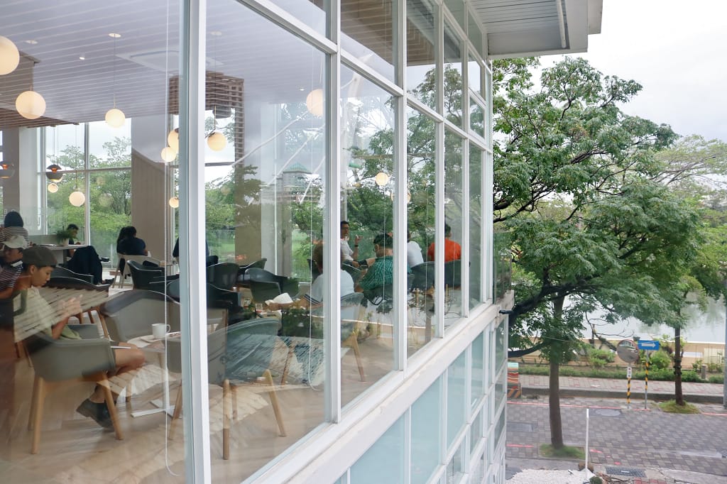 台南｜Ubuntu烏邦圖 書店 附設咖啡館