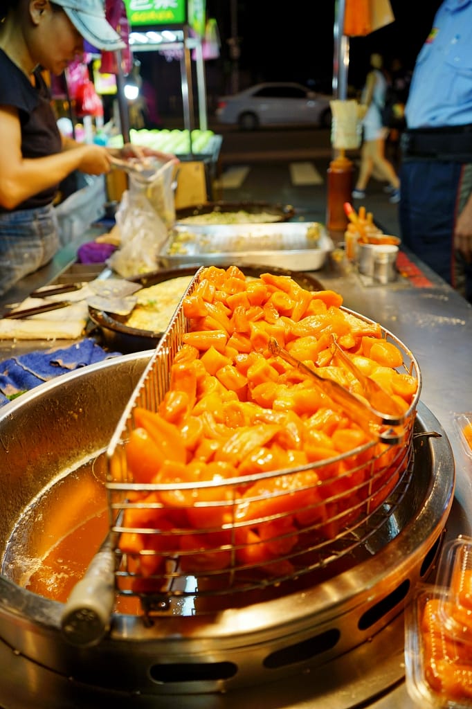 台北｜劉記古早味蔥蛋餅、蜜地瓜 公館夜市美食．人氣排隊小吃