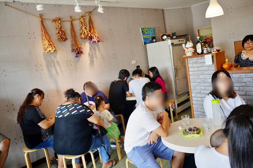 雲林|Daily Life. 煩惱什麼. PASTA 超浮誇蛤蠣花義大利麵.IG爆紅斗六美食 - 第3張圖 雲林|Daily Life. 煩惱什麼. PASTA 超浮誇蛤蠣花義大利麵.IG爆紅斗六美食