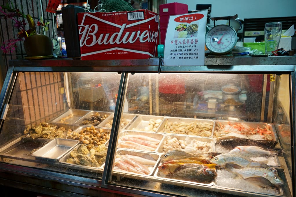 台南｜二月沙茶爐(台南創始店) 台南海鮮塔．痛風鍋