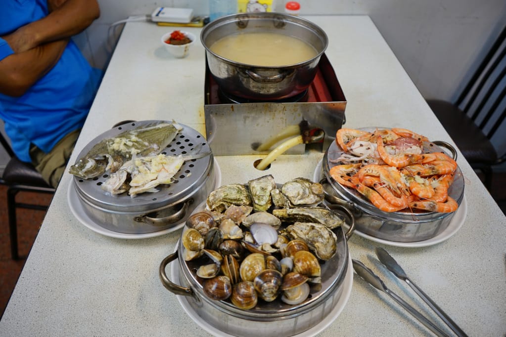 台南｜二月沙茶爐(台南創始店) 台南海鮮塔．痛風鍋