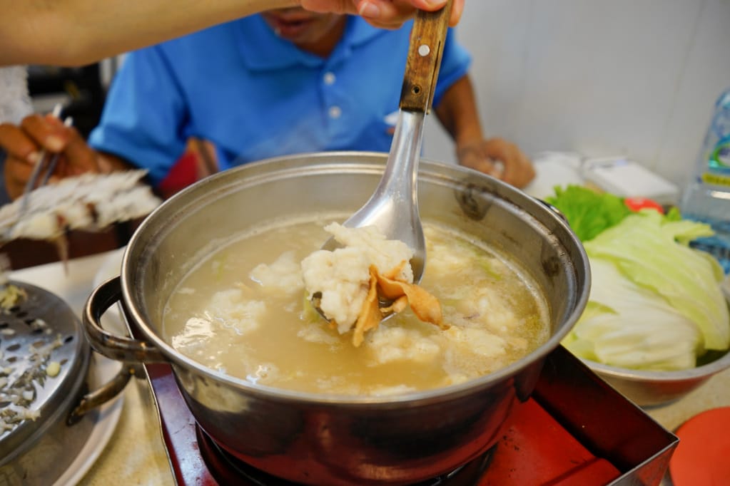 台南｜二月沙茶爐(台南創始店) 台南海鮮塔．痛風鍋
