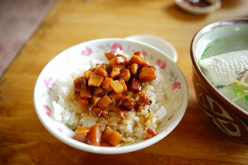 台南｜開元路無名虱目魚湯 第一名虱目魚湯/肉燥飯．台南私房小吃推薦！