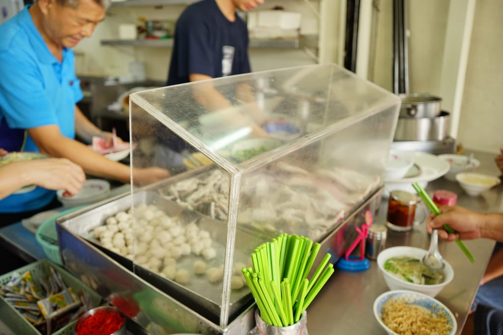 台南｜開元路無名虱目魚湯 第一名虱目魚湯/肉燥飯．台南私房小吃推薦！