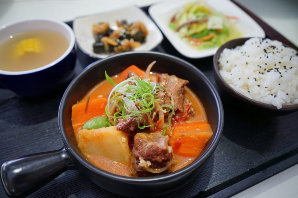 台南｜涵花庭 安平複合式餐廳．IG網美愛店．用餐不限時餐廳推薦！