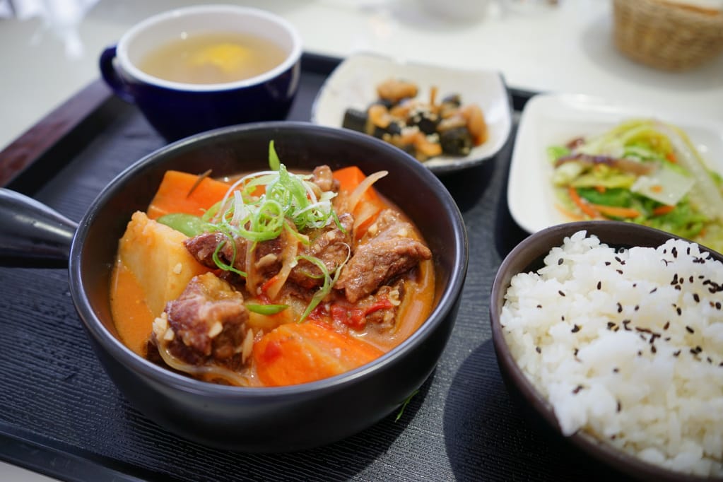 台南｜涵花庭 安平複合式餐廳．IG網美愛店．用餐不限時餐廳推薦！