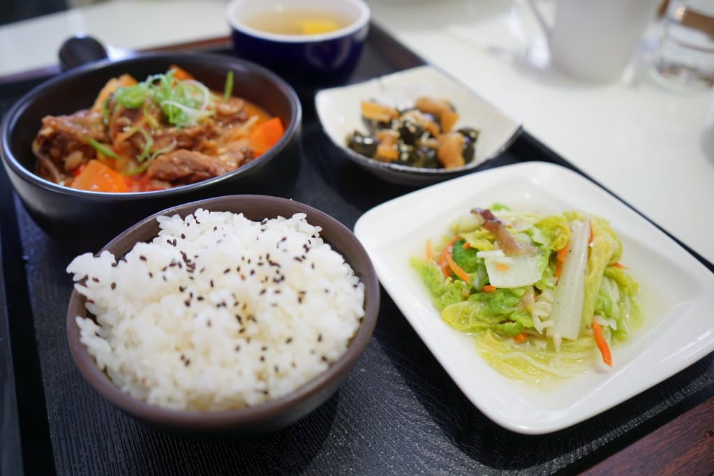 台南｜涵花庭 安平複合式餐廳．IG網美愛店．用餐不限時餐廳推薦！