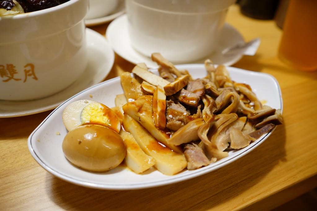 台北|雙月食品社(中和店) 聚寶盆養生雞湯.麻油雞湯.新北米其林推薦! - 第24張圖 台北|雙月食品社(中和店) 聚寶盆養生雞湯.麻油雞湯.新北米其林推薦!