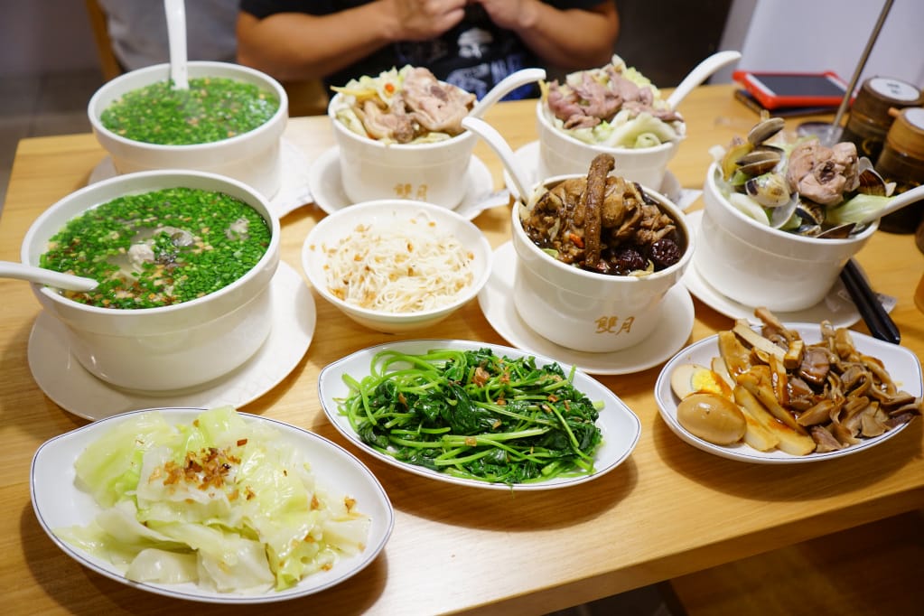 台北|雙月食品社(中和店) 聚寶盆養生雞湯.麻油雞湯.新北米其林推薦! - 第8張圖 台北|雙月食品社(中和店) 聚寶盆養生雞湯.麻油雞湯.新北米其林推薦!