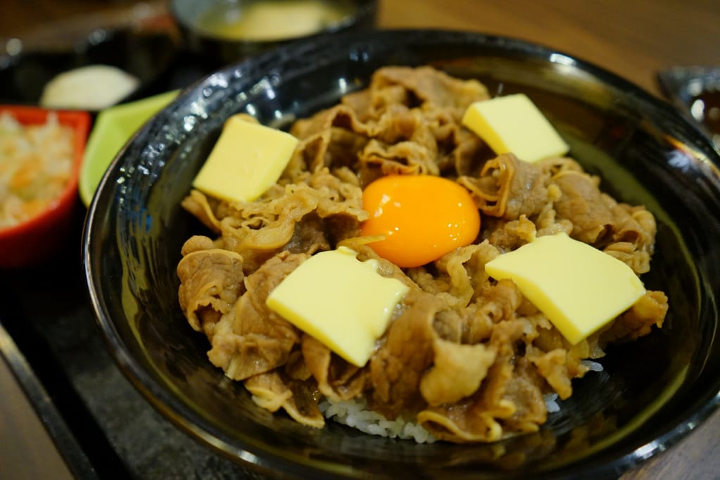 台北｜新丼(長安店) 21種心動時分．創意丼飯專賣店