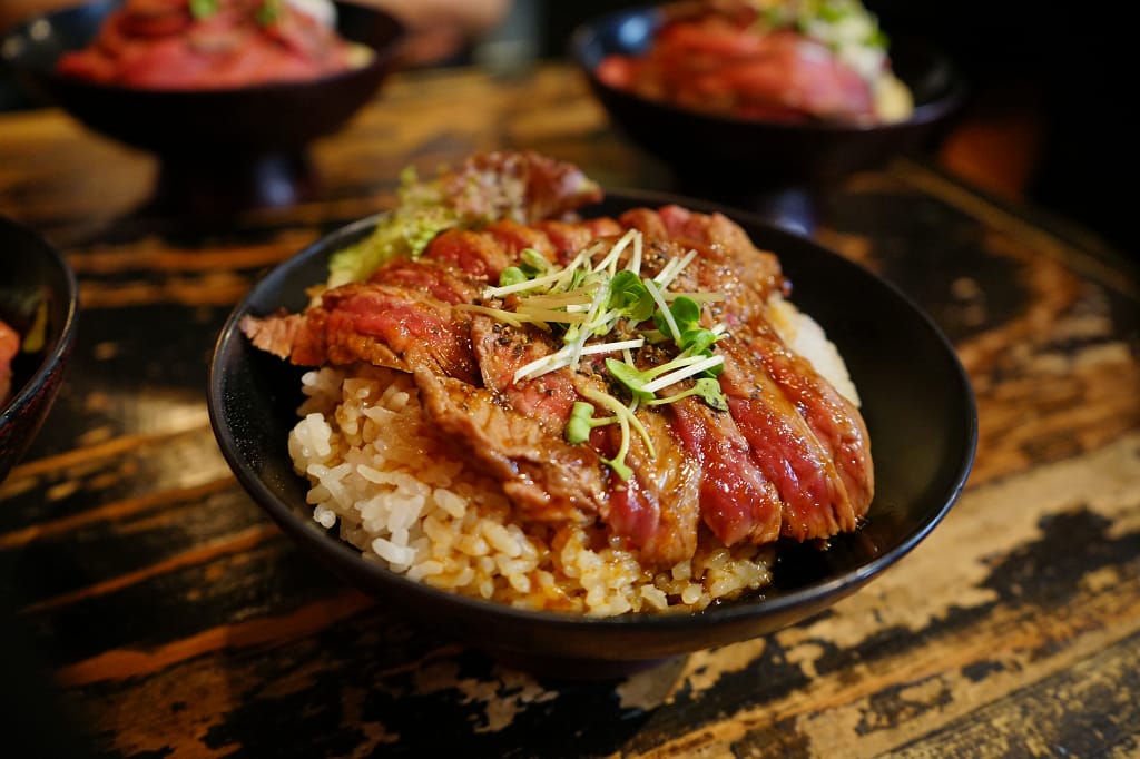 日本｜關西機場逃難記之神戶半日遊 本神戶肉森谷商店/Red Rock/魔法布丁