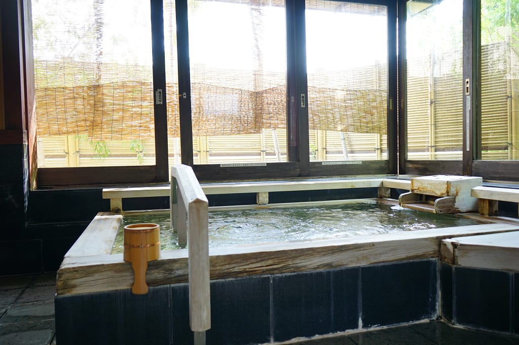 日本｜京都 滋賀雄琴溫泉 琵琶湖花街道飯店 個人湯屋泡湯 白鬚神社水上鳥居