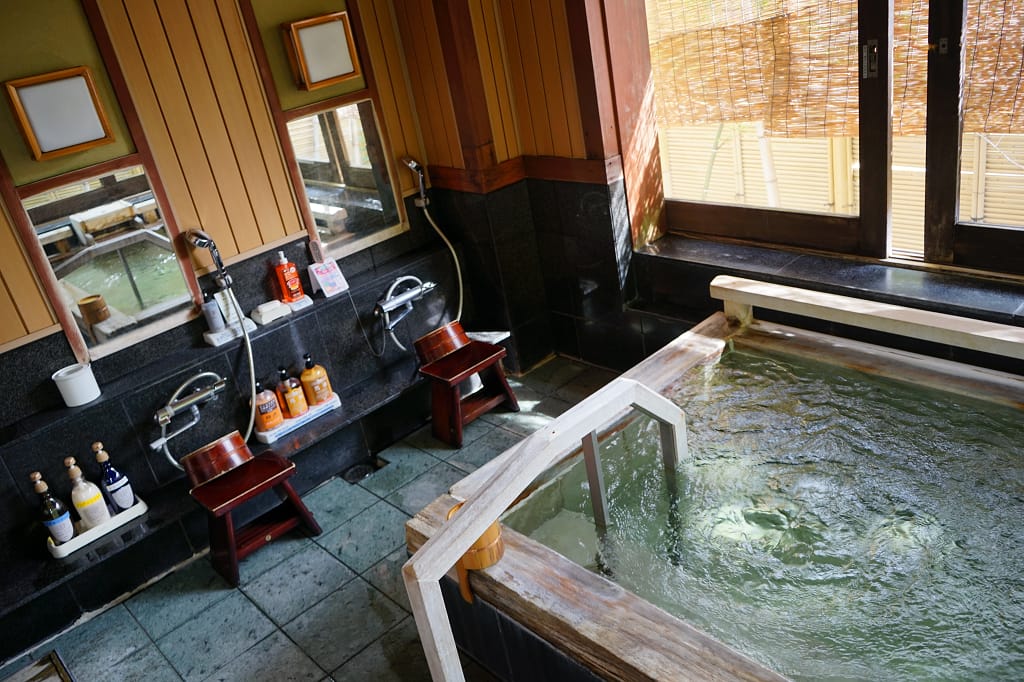 日本｜京都 滋賀雄琴溫泉 琵琶湖花街道飯店 個人湯屋泡湯 白鬚神社水上鳥居