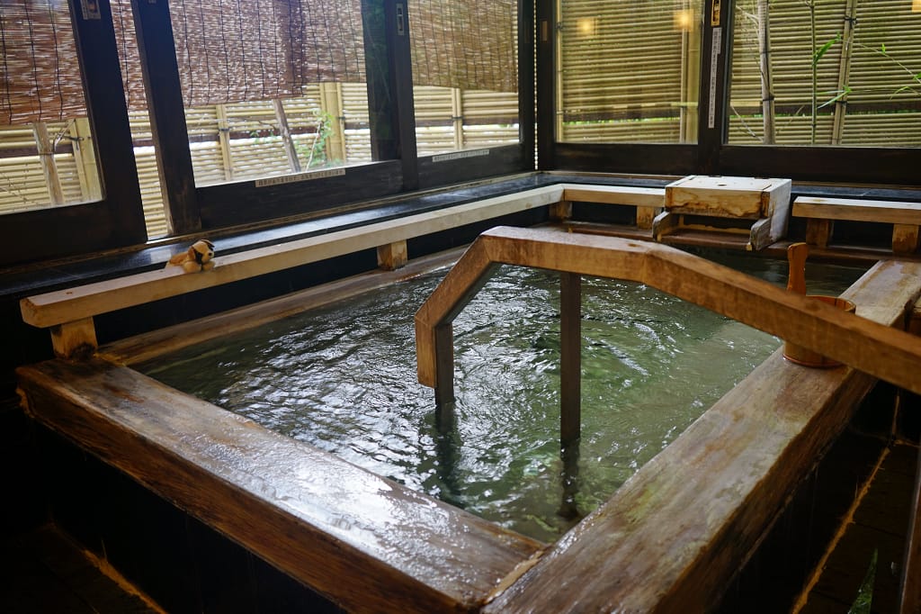 日本｜京都 滋賀雄琴溫泉 琵琶湖花街道飯店 個人湯屋泡湯 白鬚神社水上鳥居