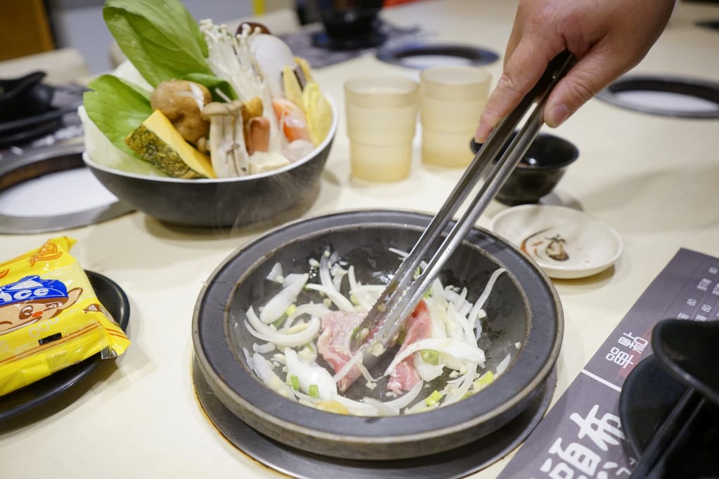 台北｜剪刀石頭布鍋物專賣店 三重石頭火鍋、牛奶鍋推薦！