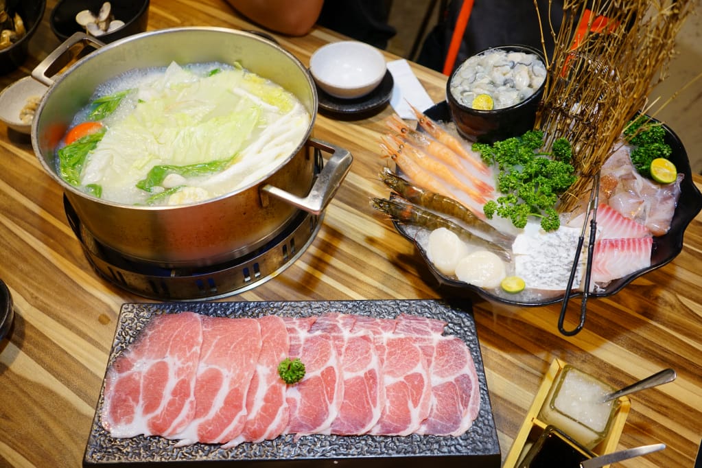 台北｜極蜆鍋物 超狂蛤蠣現煮蜆精湯頭．民生社區火鍋推薦！