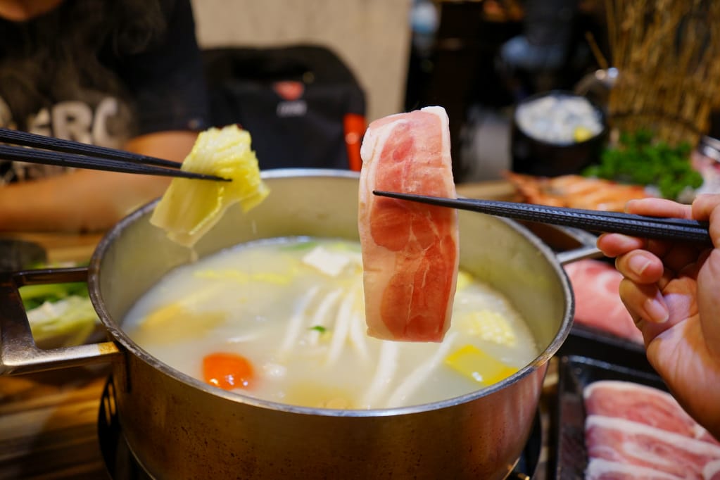 台北｜極蜆鍋物 超狂蛤蠣現煮蜆精湯頭．民生社區火鍋推薦！