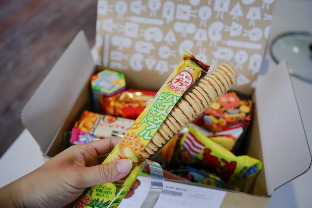 宅配｜好玩&好吃主題WOWBOX 日本零食驚喜箱 今年聖誕節交換禮物就決定是你啦！