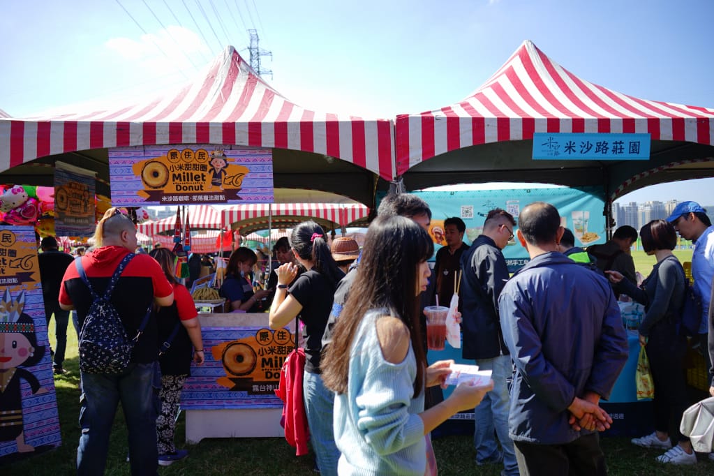 台北｜原住民小米甜甜圈-米沙路娃娃 麻糬口感爆紅小米甜甜圈 台北巡迴擺攤ing