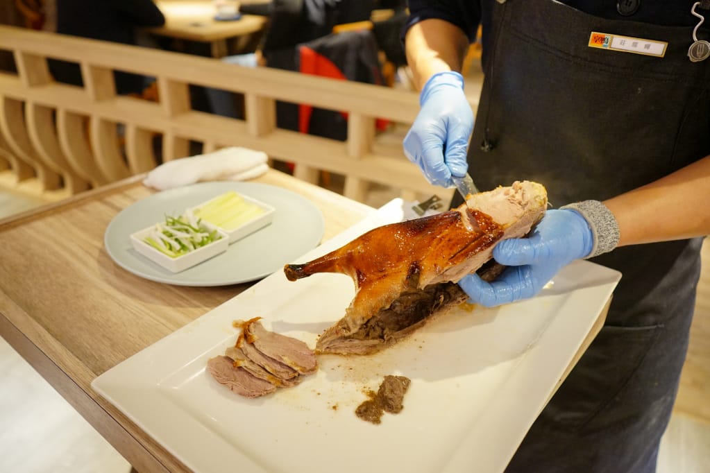 台北｜享鴨-烤鴨與中華料理 台北東區美食．王品新品牌中式餐廳推薦！(愛評體驗券)