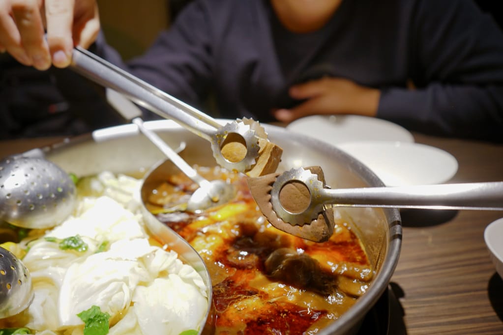 台北|一兵一卒鍋物概念館 頂級VIP管家服務,海陸雙饗麻辣火鍋推薦! - 第11張圖 台北|一兵一卒鍋物概念館 頂級VIP管家服務,海陸雙饗麻辣火鍋推薦!