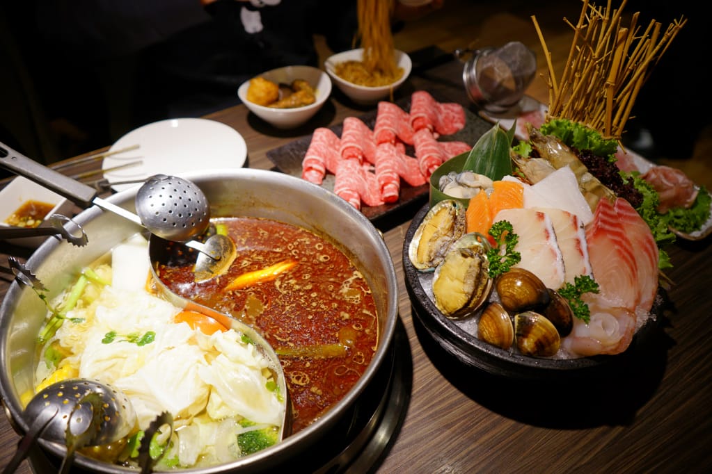 台北|一兵一卒鍋物概念館 頂級VIP管家服務,海陸雙饗麻辣火鍋推薦! - 第23張圖 台北|一兵一卒鍋物概念館 頂級VIP管家服務,海陸雙饗麻辣火鍋推薦!