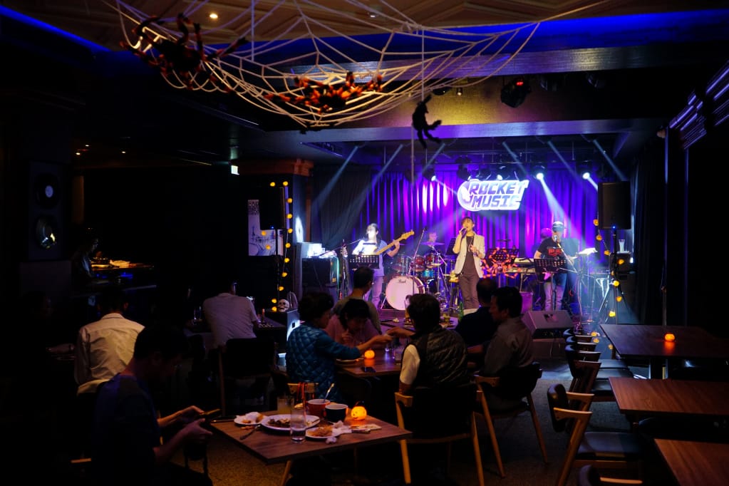 台北|Rocket Music 火箭音樂餐廳 音樂.饗食.美酒 現場Live Band Show - 第6張圖 台北|Rocket Music 火箭音樂餐廳 音樂.饗食.美酒 現場Live Band Show