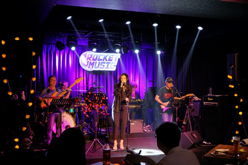 台北|Rocket Music 火箭音樂餐廳 音樂.饗食.美酒 現場Live Band Show - 第21張圖 台北|Rocket Music 火箭音樂餐廳 音樂.饗食.美酒 現場Live Band Show