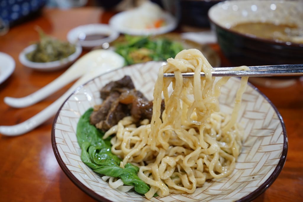 台南｜宏記牛肉麵食館(安南店) 台南牛肉麵．安南區牛肉麵