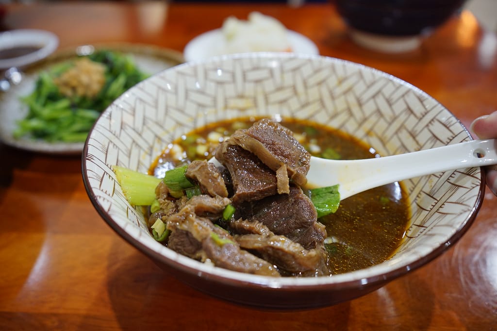 台南｜宏記牛肉麵食館(安南店) 台南牛肉麵．安南區牛肉麵