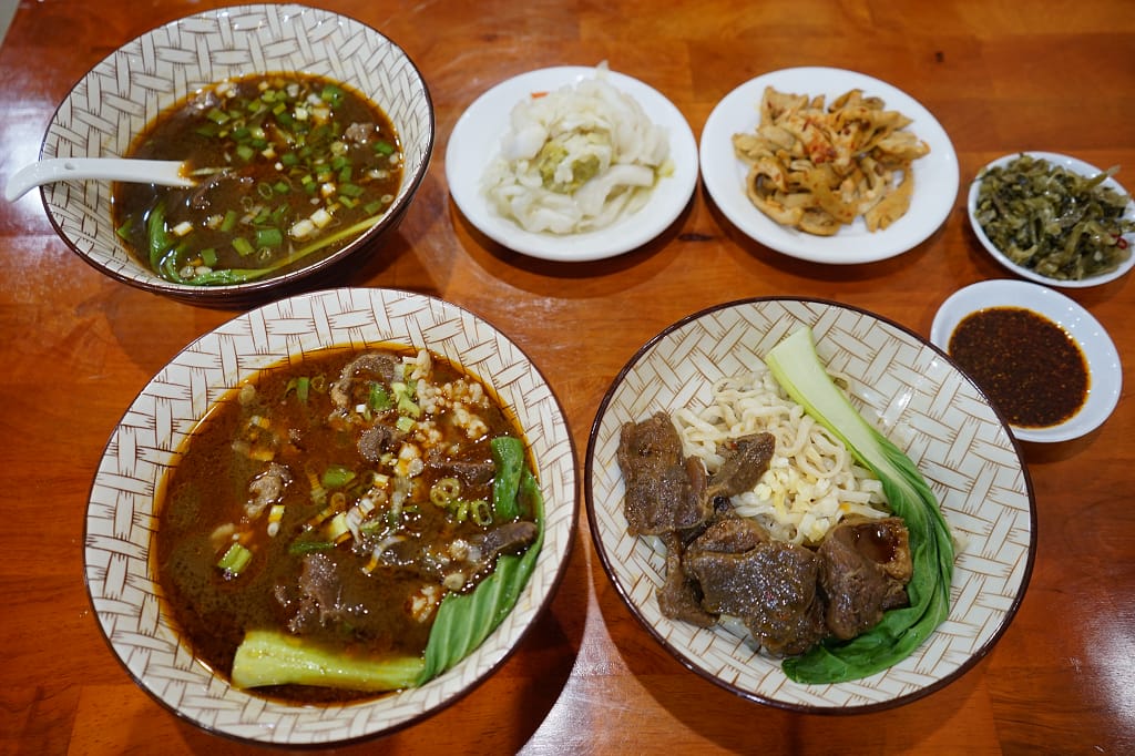 台南｜宏記牛肉麵食館(安南店) 台南牛肉麵．安南區牛肉麵