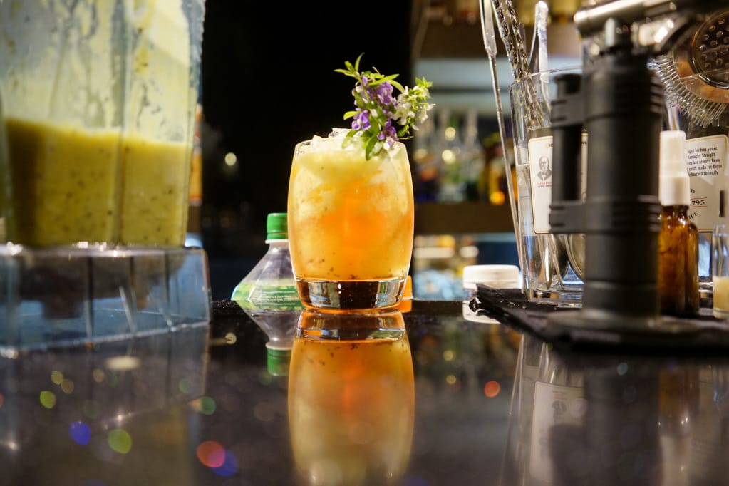 台北｜Elfin Restaurant & Lounge 少女系調酒．東區餐酒館推薦！