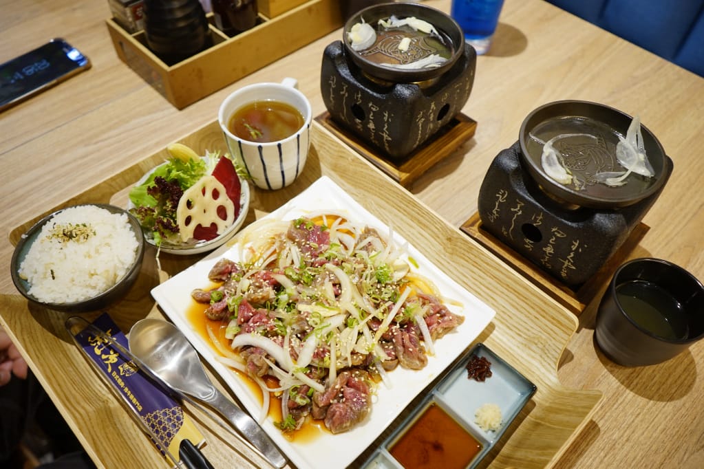 台北｜虎次日式燒肉、炸牛排專門店(Att 4 FUN 信義) DIY燒烤自行調整炸牛排熟度