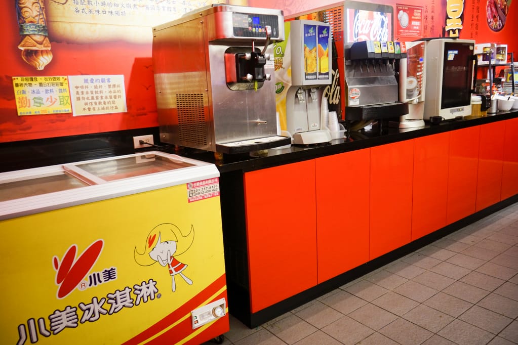 桃園|天香皇品 一鍋一烤(長庚店) 龜山林口周邊美食推薦!火烤兩吃,體驗邊煮火鍋邊燒烤的樂趣~ - 第7張圖 桃園|天香皇品 一鍋一烤(長庚店) 龜山林口周邊美食推薦!火烤兩吃,體驗邊煮火鍋邊燒烤的樂趣~
