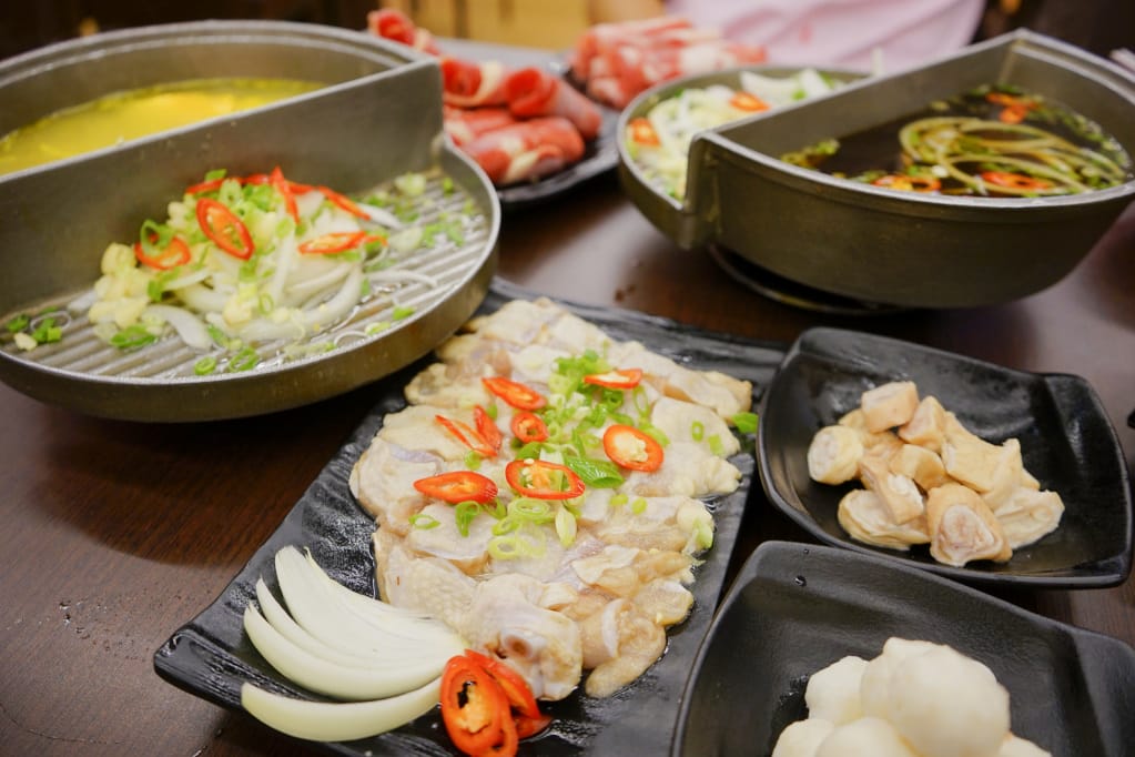 桃園|天香皇品 一鍋一烤(長庚店) 龜山林口周邊美食推薦!火烤兩吃,體驗邊煮火鍋邊燒烤的樂趣~ - 第14張圖 桃園|天香皇品 一鍋一烤(長庚店) 龜山林口周邊美食推薦!火烤兩吃,體驗邊煮火鍋邊燒烤的樂趣~