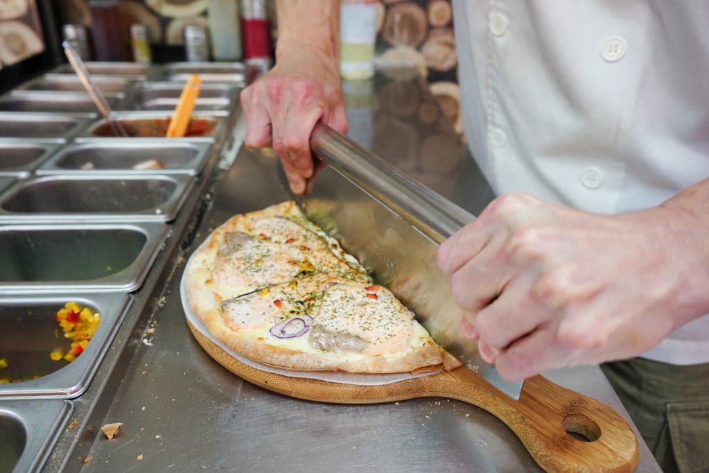 台北｜ipizza愛披薩 浮誇系煙火海大蝦披薩、特色九宮格披薩