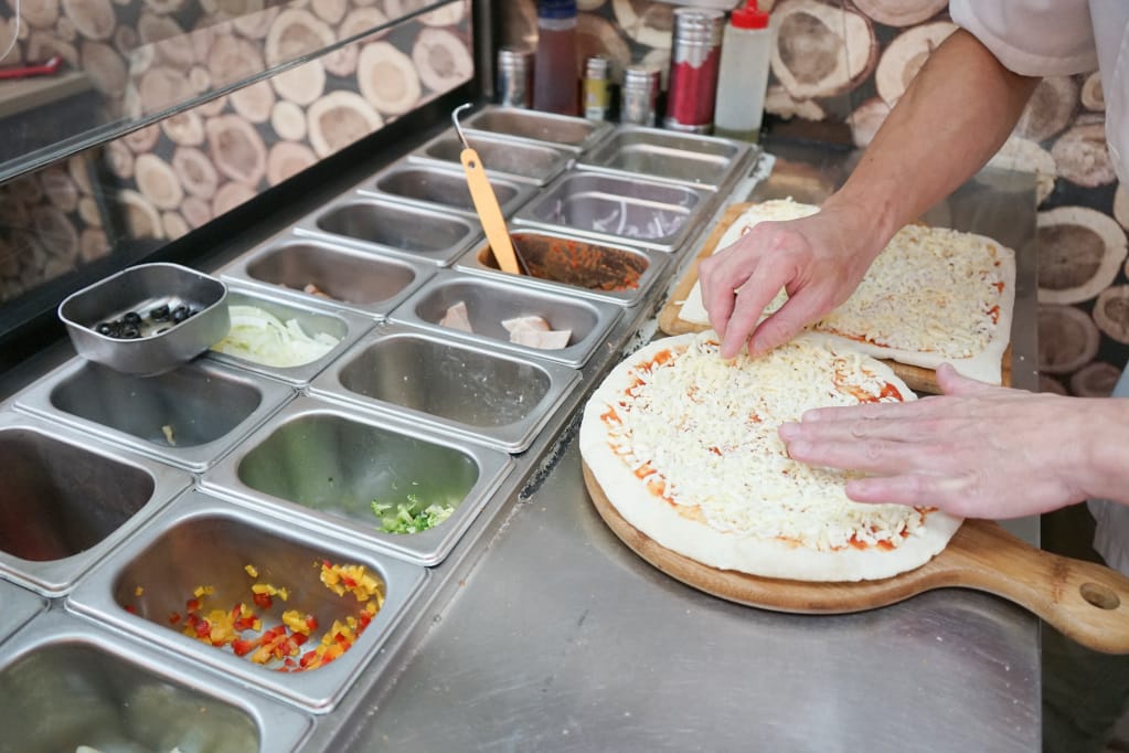 台北｜ipizza愛披薩 浮誇系煙火海大蝦披薩、特色九宮格披薩