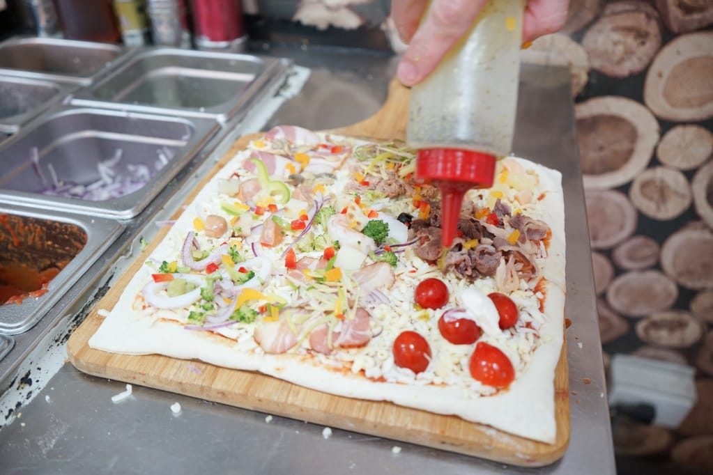 台北｜ipizza愛披薩 浮誇系煙火海大蝦披薩、特色九宮格披薩