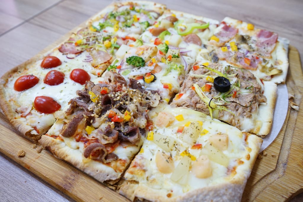 台北｜ipizza愛披薩 浮誇系煙火海大蝦披薩、特色九宮格披薩